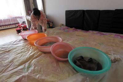 广平楼上漏水，住户失联，小区没物管，业主维权难！律师来支招……